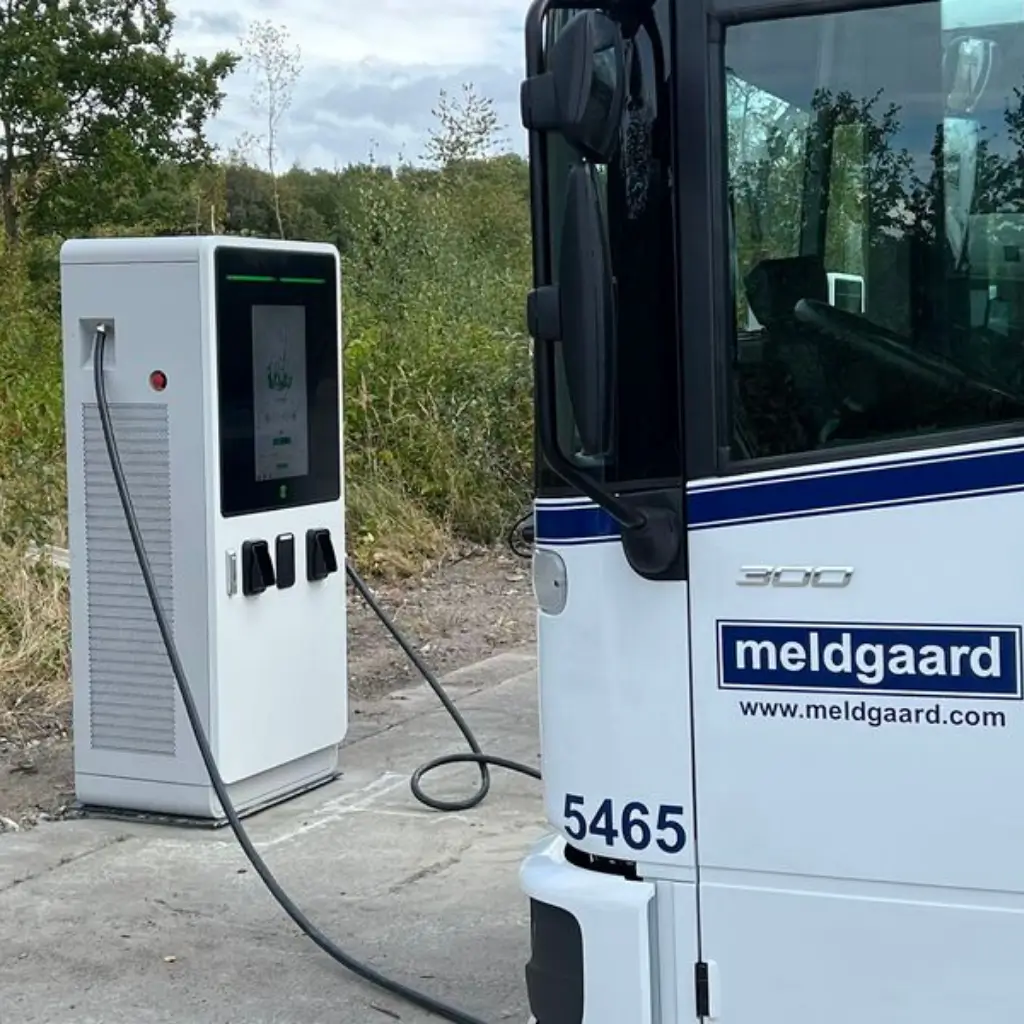 EV fleet maintenance strategies and solutions for successful electrification (1).webp