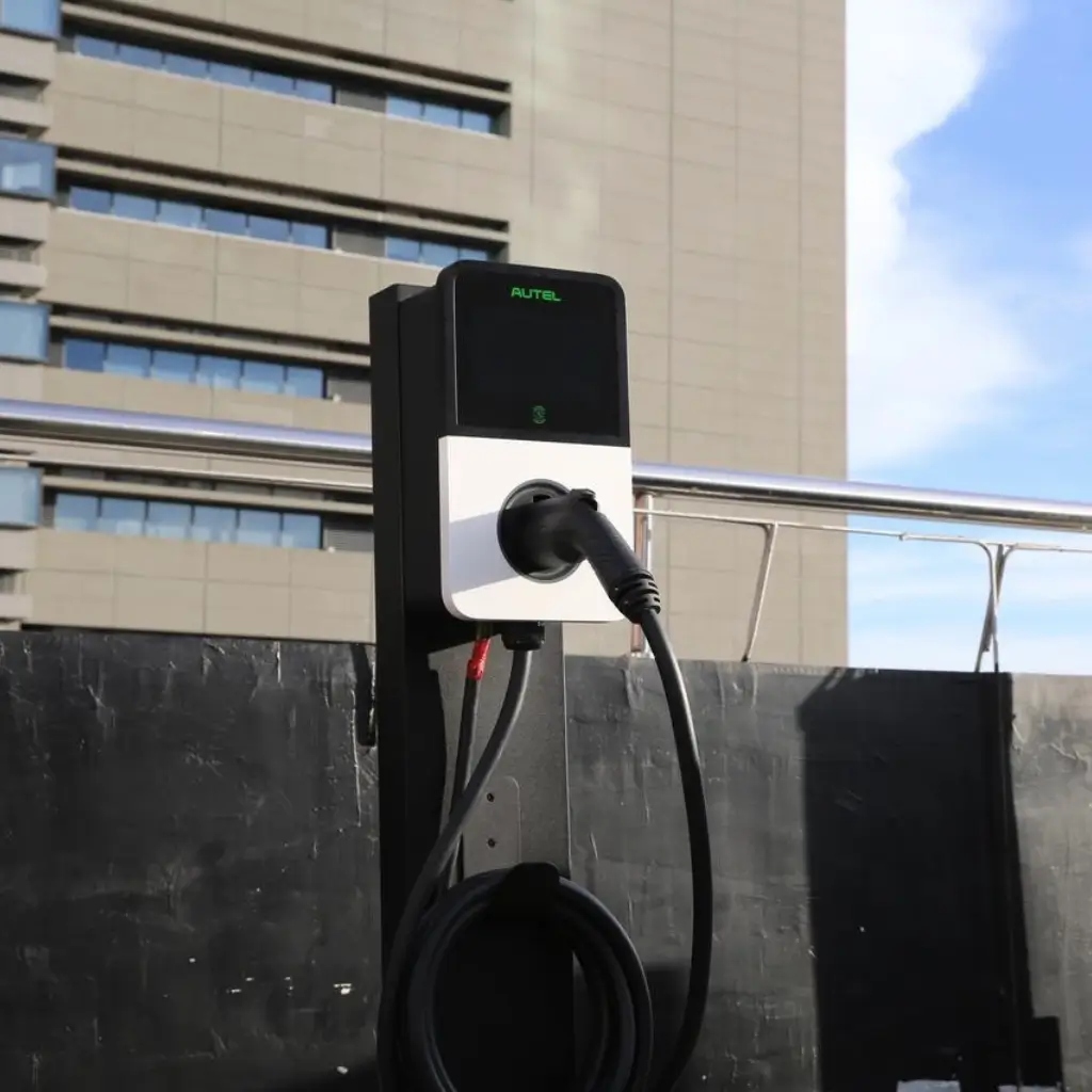 How the Hospitality Industry Benefits From Installing Public EV Charging Stations (3).webp