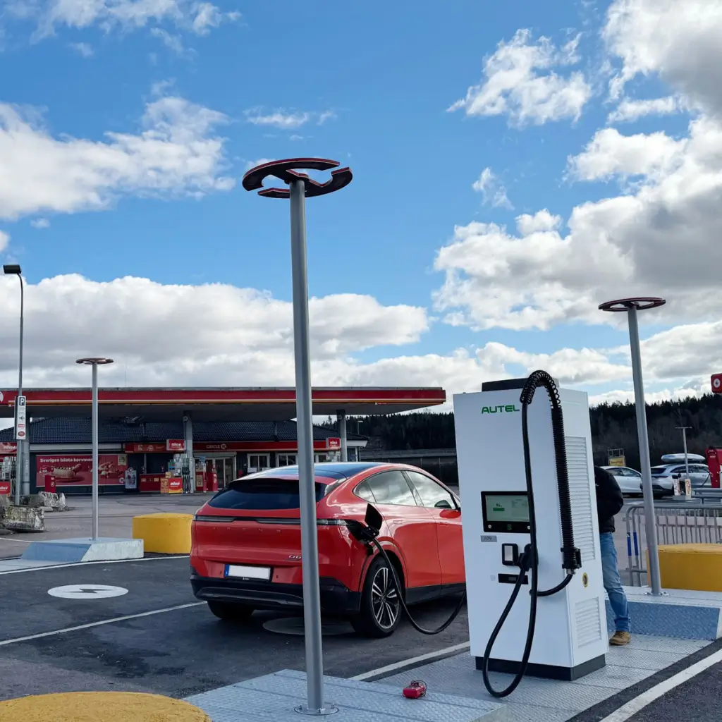 What are the key benefits of fast EV charging stations (1).webp